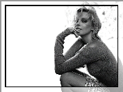 Charlize Theron,sweterek, cekiny