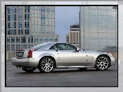 Srebrny, Cadillac XLR