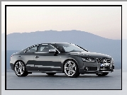 Audi A5, V8