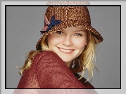 Kirsten Dunst, Kapelusz