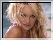 Pamela Anderson, Zmysłowe, Usta