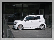 Daihatsu Materia, Czerwone, Zaciski