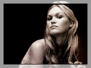 Julia Stiles, buzia, blondynka