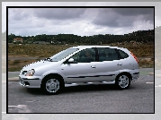 Nissan Almera Tino, Droga