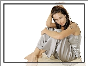 Angelina Jolie, szara piżama