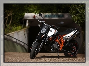 KTM 990 Supermoto, Zawieszenie, Silnik