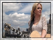 Cheyenne Kimball, Z, Gitarą