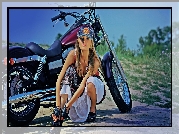 Diana Kuprina, Droga, Motocykl