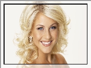 Julianne Hough, Blondynka, Uśmiech