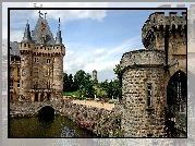 Zamek La Clayette, Chateau de la Clayette, Region Bourgogne, Francja