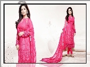 Kobieta, Sari
