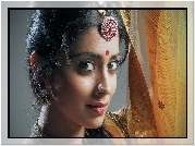 Shriya Saran, Brunetka, Kolczyki