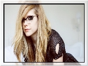 Avril Lavigne, Piosenkarka, Okulary