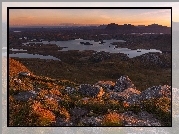 Szkocja, Góry Kaledońskie, Jezioro Loch Sionascaig, Kamienie, Trawa