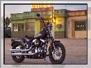 Czarny, Harley-Davidson FLSTSB Softail Cross Bones