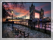 Anglia, Londyn, Rzeka Tamiza, Most Tower Bridge, Ławki, Latarnie, Chmury, Wschód słońca