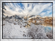 Hiszpania, Kastylia i León, Jezioro Embalse de Riaño, Zima, Góry,  Krzewy, Drzewa, Śnieg