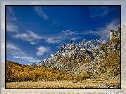 Włochy, Region Piemont, Góry Alpy, Dolina Val Buscagna, Ośrodek narciarski Alpe Devero, Jesień, Niebo, Las, Drzewa