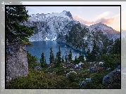 Jezioro Cyclone Lake, Stan Utah, Stany Zjednoczone, Góry, Kamienie, Roślinność