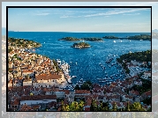 Chorwacja, Wyspa Hvar, Miasto Hvar, Morze, Domy, Żaglówki, Motorówki