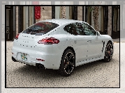 Porsche Panamera GTS, Tył