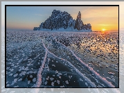 Zima, Zachód słońca, Jezioro Bajkał, Wyspa Olchon, Skały, Obwód irkucki, Rosja