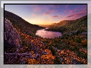 Australia, Tasmania, Park Narodowy Cradle Mountain-Lake St Clair,  Jezioro Hansona, Góry