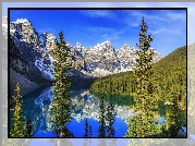 Kanada, Prowincja Alberta, Park Narodowy Banff, Dolina Valley of the Ten Peaks, Jezioro Moraine, Góry, Rzeka, Świerki, Odbicie