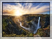 Islandia, Rzeka Fossá, Wodospad Háifoss, Wschód słońca, Chmury, Mgła