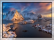 Norwegia, Lofoty, Wyspa Moskenesøya, Wioska Reine, Góry, Wschód słońca, Chmury