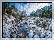 Park Narodowy Yosemite, Góry, Rzeka Merced River, Kamienie, Śnieg, Zima, Stan Kalifornia, Stany Zjednoczone