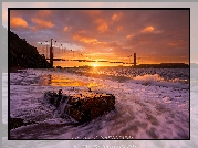 Stany Zjednoczone, Stan Kalifornia, Most Golden Gate Bridge, Cieśnina Golden Gate, Zachód słońca, Chmury