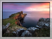 Zachód słońca, Morze Szkockie, Wybrzeże, Skały, Wyspa Skye, Półwysep Duirinish, Latarnia morska Neist Point Lighthouse, Szkocja