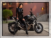 Kobieta, Okulary, Motocykl, Ducati Diavel