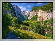 Góry, Alpy Berneńskie, Droga, Drzewa, Ogrodzenie, Dolina, Domy, Lauterbrunnen, Kanton Berno, Szwajcaria