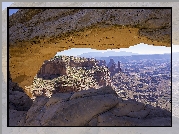 Skały, Góry, Słońce, Roślinność, Park Narodowy Canyonlands, Stan Utah, Stany Zjednoczone