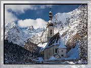 Niemcy, Bawaria, Park Narodowy Berchtesgaden, Ramsau bei Berchtesgaden, Kościół św. Sebastiana, Ośnieżone, Góry Alpy, Drzewa, Zima