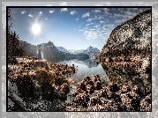Niebo, Promienie słońca, Kamienie, Sucha, Trawa, Góry, Jezioro Altaussee, Styria, Austria
