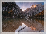 Jezioro Pragser Wildsee, Tyrol, Góry, Dolomity, Włochy