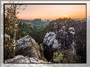 Góry Połabskie, Skały, Bastei, Drzewa, Zachód słońca, Park Narodowy Saskiej Szwajcarii, Niemcy