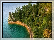 Wybrzeże, Skały, Miners Castle Rock, Las, Drzewa, Jezioro Superior, Park Narodowy Pictured Rocks National Lakeshore, Stan Michigan, Stany Zjednoczone
