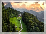Wieś Wamberg, Góry, Wzgórza, Droga, Kościół św Anny, Drzewa, Chmury, Bawaria, Niemcy
