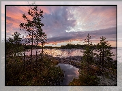 Jezioro Ładoga, Skały, Drzewa, Chmury, Zachód słońca, Karelia, Rosja