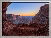 Stany Zjednoczone, Stan Utah, Park Narodowy Canyonlands, Krąg kamienny, False Kiva, Kanion, Skały, Niebo, Chmury