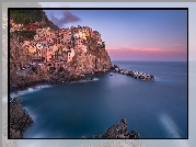 Włochy, Gmina Riomaggiore, Miejscowość Manarola, Morze Liguryjskie, Cinque Terre, Domy, Zatoka, Skały