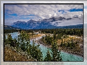Góry, Rzeka Mietle, Świerki, Park Narodowy Jasper, Alberta, Kanada