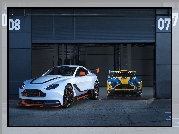 Dwa, Samochody, Aston Martin Vantage GT12
