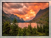 Stany Zjednoczone, Stan Montana, Park Narodowy Glacier, Drzewa, Góry, Jezioro, Saint Mary Lake, Chmury, Zachód słońca