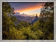 Wzgórza, Zamek Wernigerode, Drzewa, Zachód słońca, Chmury, Wernigerode, Powiat Harz, Niemcy