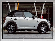 Mini Cooper S E Countryman, Bok